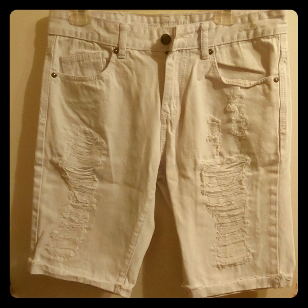 Carbon White Shorts